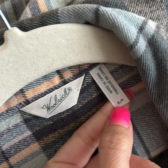 Woolrich Plaid Button-Up Shirt Flannel size Small - Picture 6 of 8